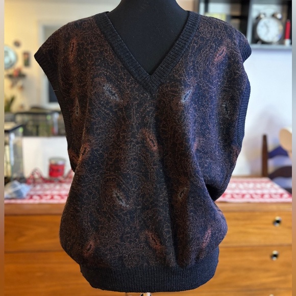 Vintage Unisex TRICOTS ST RAPHAEL V-NECK SWEATER VEST SZ M 100% Wool Brown/Black - Picture 2 of 4